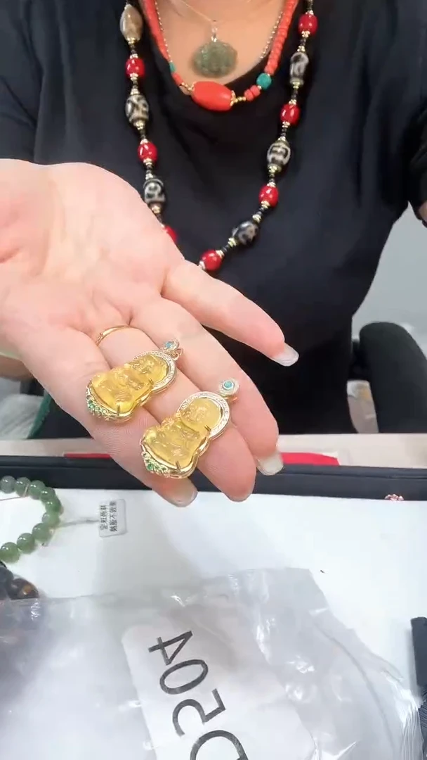 【闪购商品】蜜蜡颈饰银S925镶嵌蜜蜡佛公083