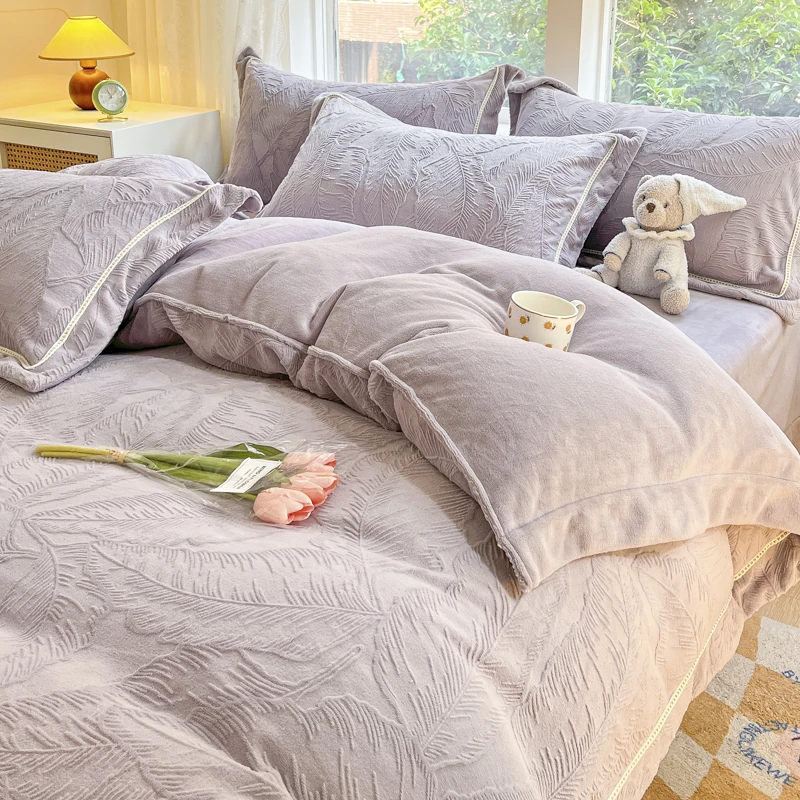 2025新款A类加厚保暖雕花牛奶绒四件套短毛宝宝绒珊瑚绒被套床单4