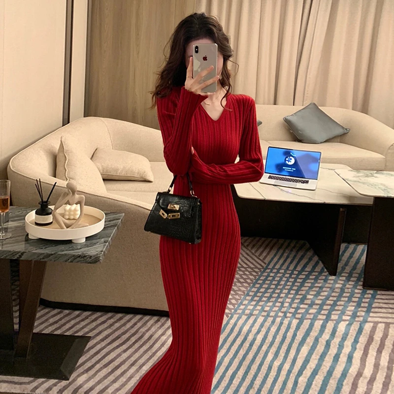 H769本命年针织女装连衣裙2024年早春新款气质内搭打底长裙后妈裙
