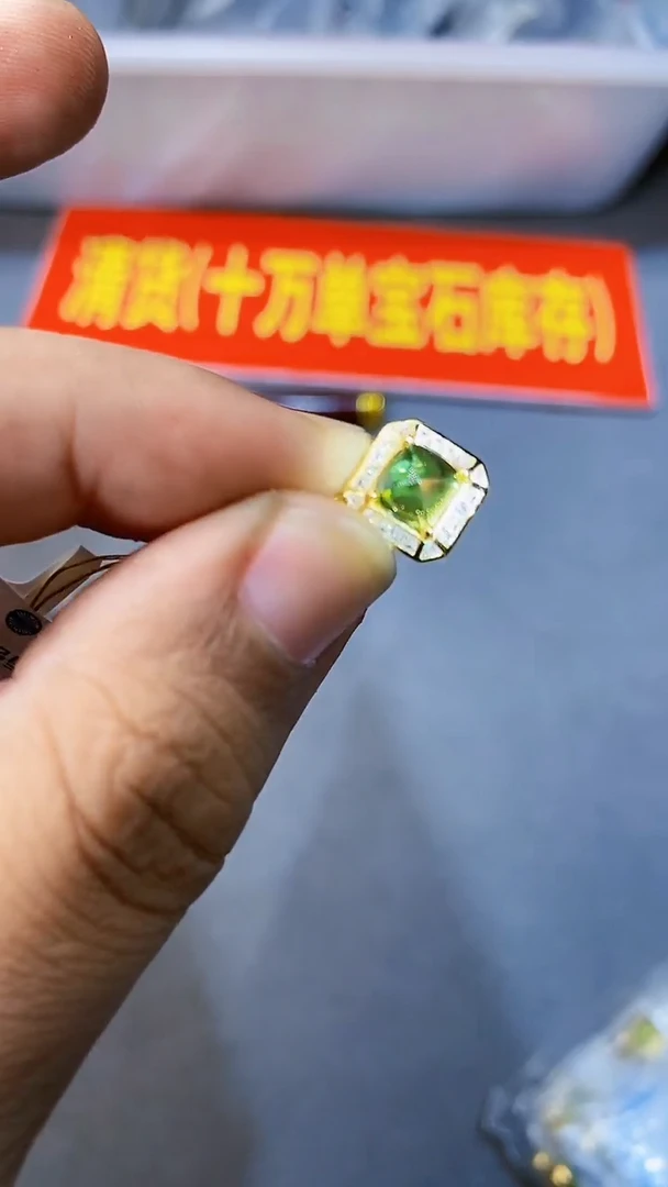【闪购商品】橄榄石颈饰银S925镶嵌265
