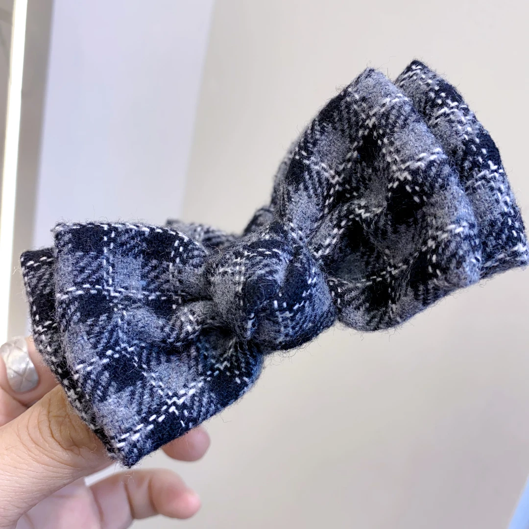 C759（满9.9包邮）秋冬宽灰色格子丸子抓夹