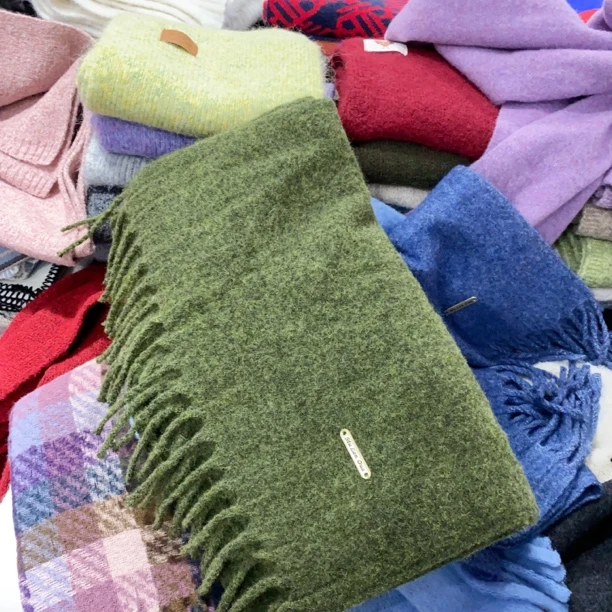 E89高级墨绿色大围巾