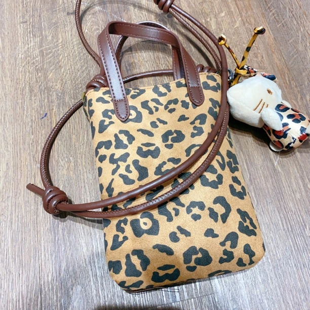 B465（满9.9包邮）高级豹纹小包