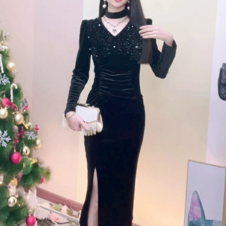 7697（送项圈）法式挂脖丝绒亮片连衣裙秋冬女黑色显瘦开叉礼服裙