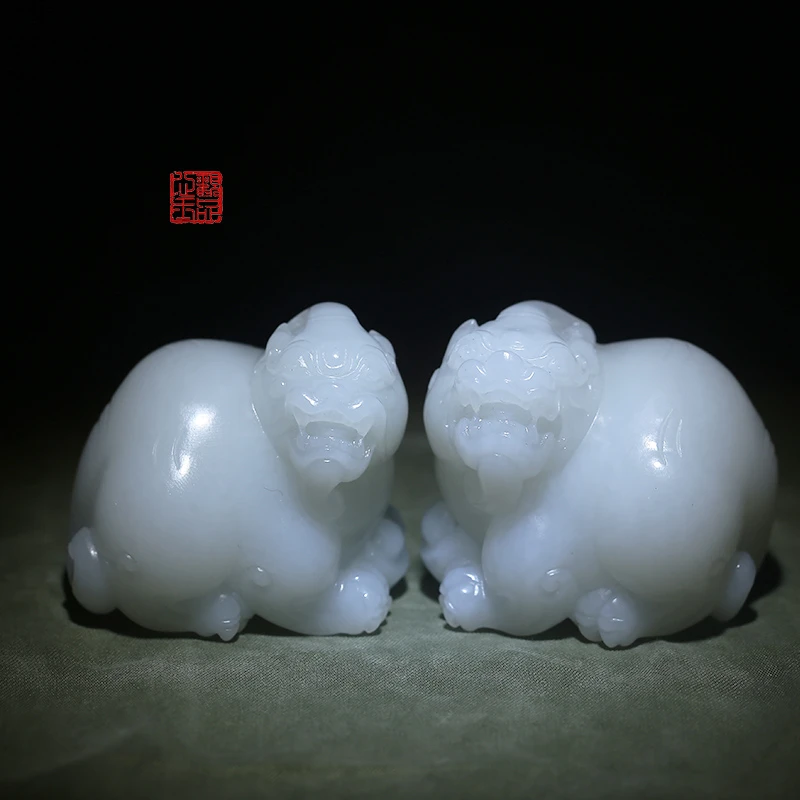 和田玉貔貅一对把件摆件
