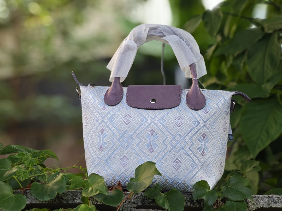 现货非遗小众壮锦包包头层牛皮手工壮锦饺子包斜背大容量手提包