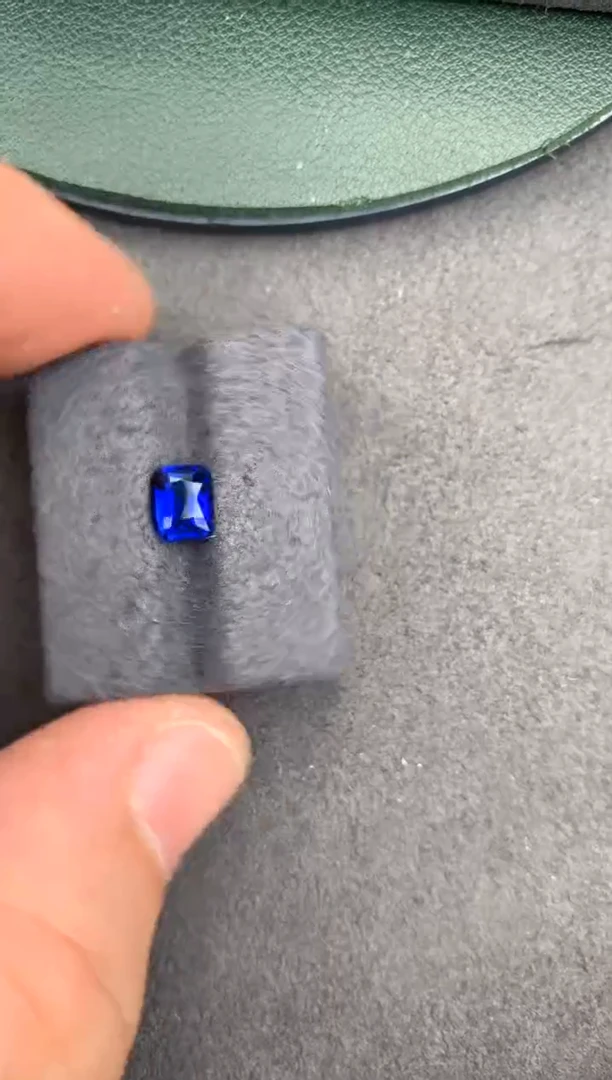 【闪购商品】蓝宝石裸石未镶嵌1.1ct皇家蓝蓝宝石