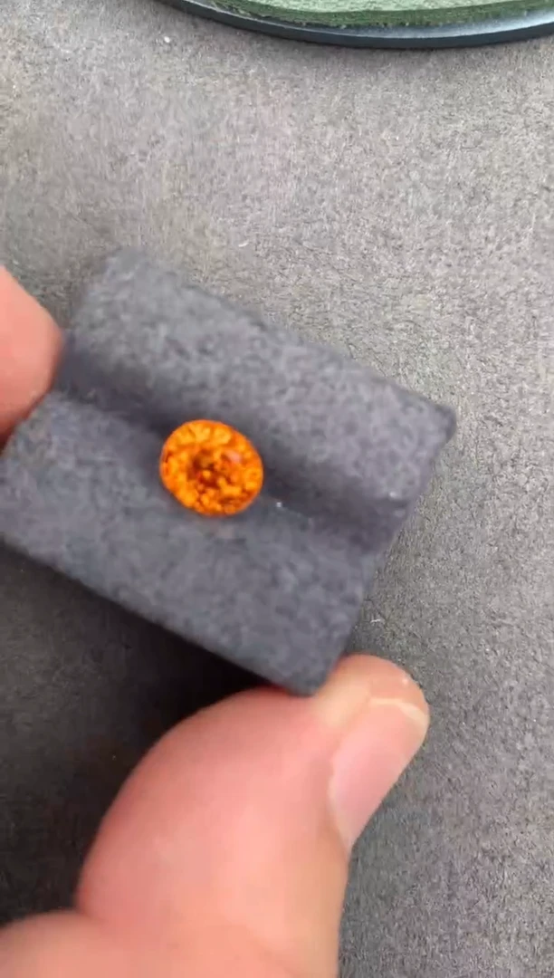 【闪购商品】石榴石（芬达石）裸石未镶嵌2.6ct芬达石