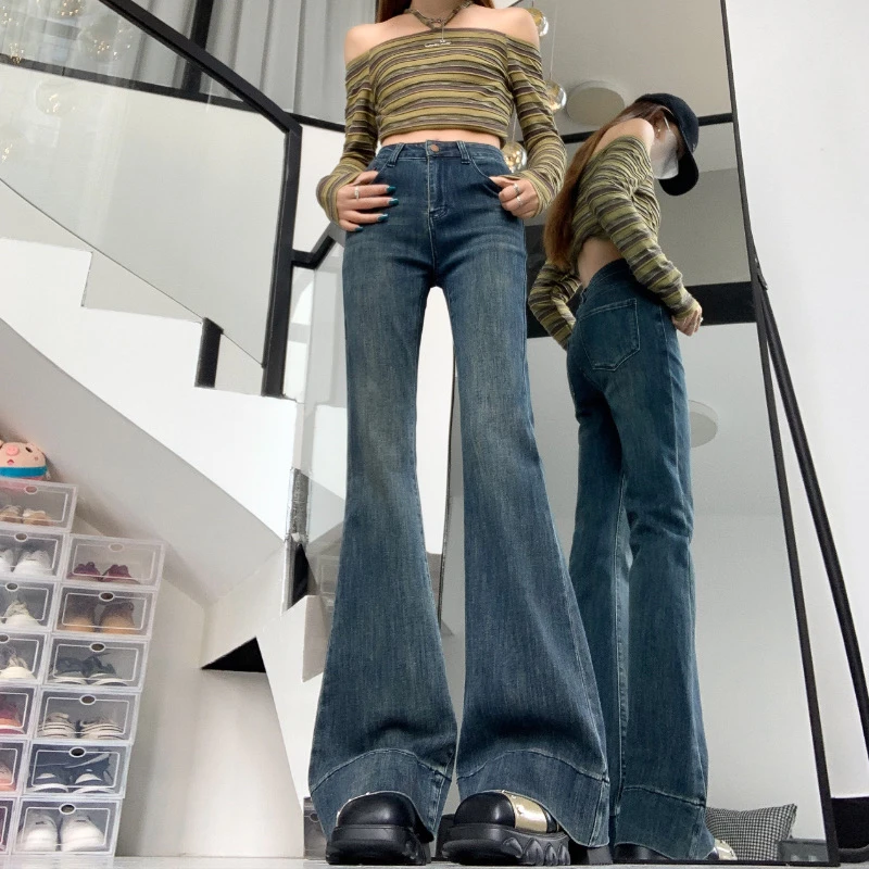 复古高腰梨形微喇牛仔裤女2024秋季新款修身显瘦简约马蹄喇叭裤子