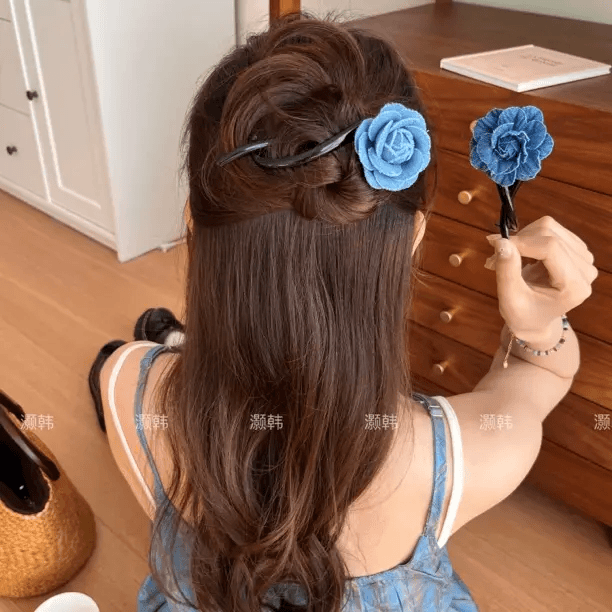 浪漫不止蓝色牛仔花发饰高级感横夹甜酷头饰扭扭夹皮筋女T