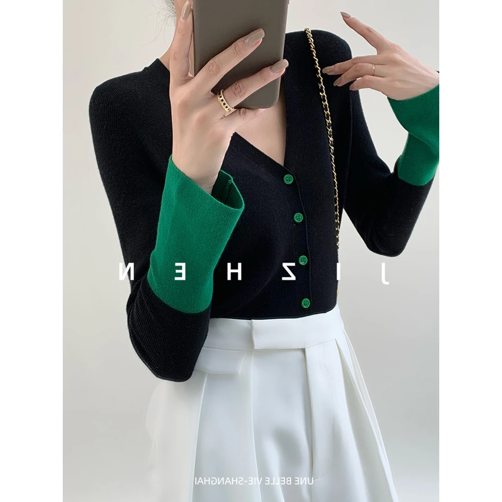 法式喇叭袖撞色拼接V领针织开衫女秋冬高级气质显瘦修身打底毛衣