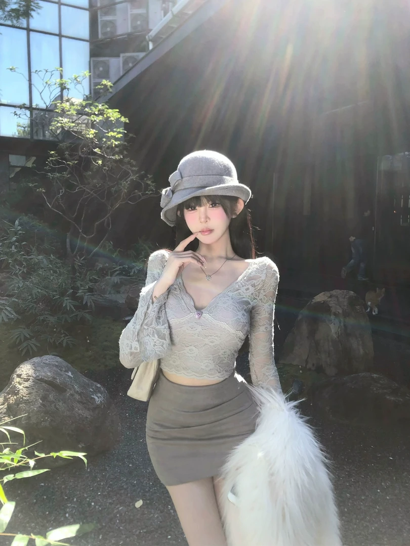 清冷白玉兰 纯欲风气质蕾丝性感辣妹上衣高腰显瘦包臀半裙套装