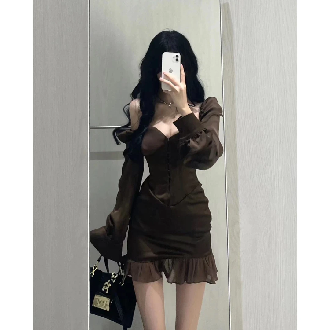 九亿少女 辣妹纯欲风短裙露肩设计感荷叶边修身包臀连衣裙鱼尾裙