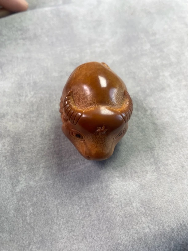 巴西大榄雕刻，小牛