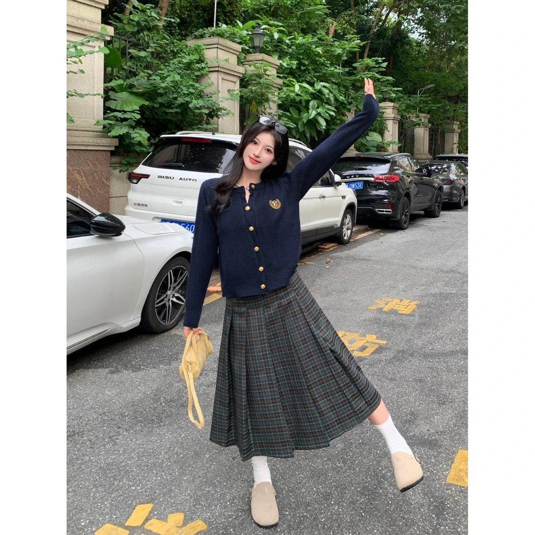 秋装新款洋气大码女装学院风针织外套胖妹妹格子百褶半身裙两件套