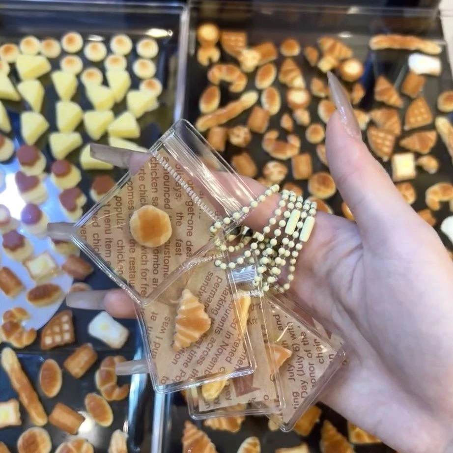 网红款小鼻嘎仿真食玩盲盒泥感慢回弹实物色捏捏乐可爱学生挂件