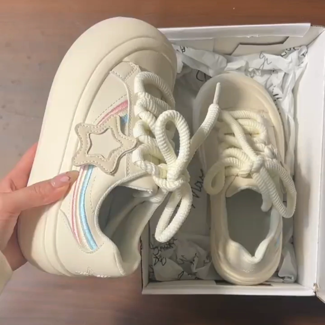 赵露思同款圆头厚底小白鞋女秋季爆款百搭星星大头丑萌鞋休闲板鞋