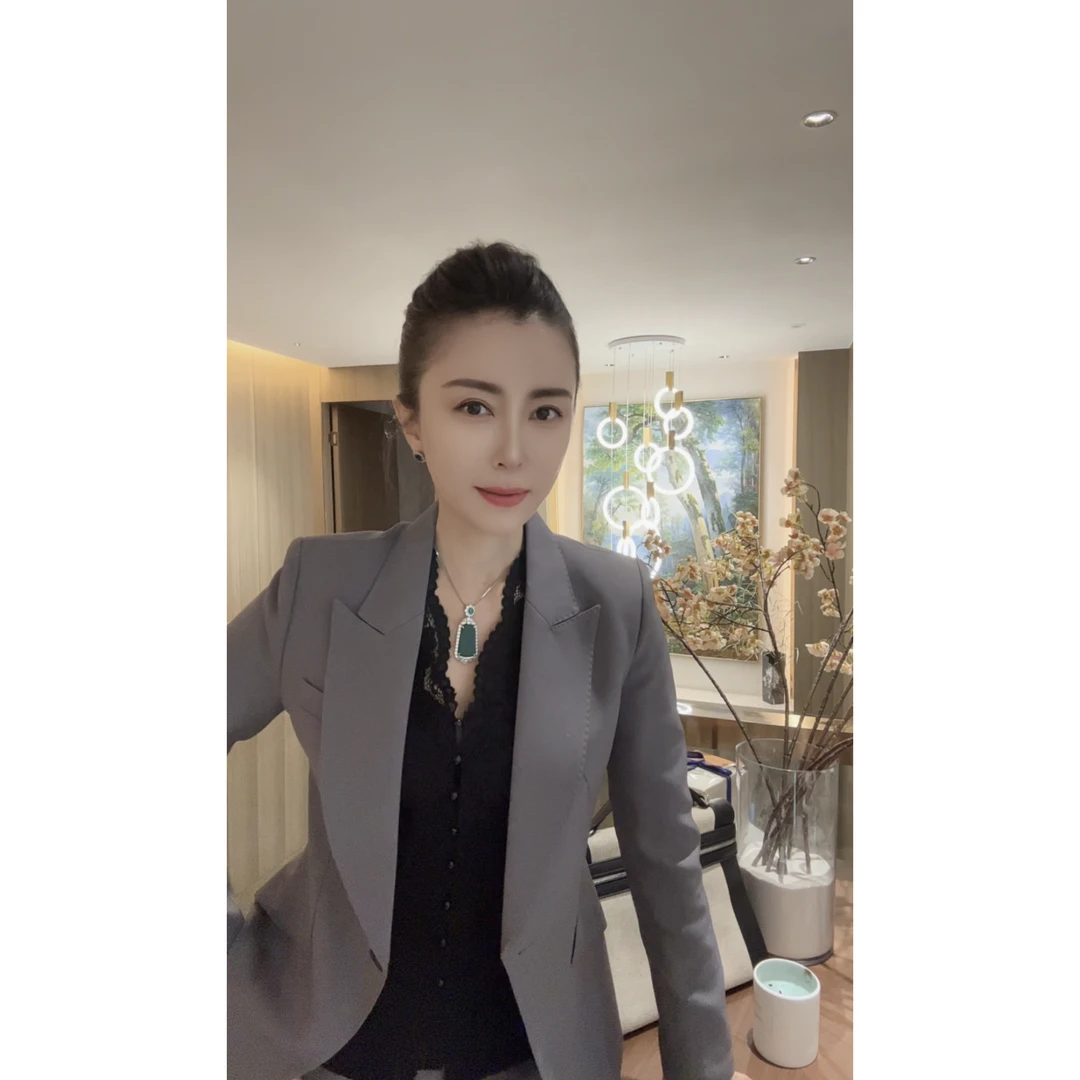 VV&AA 春秋新款时尚气质休闲百搭设计感套装 HL3231