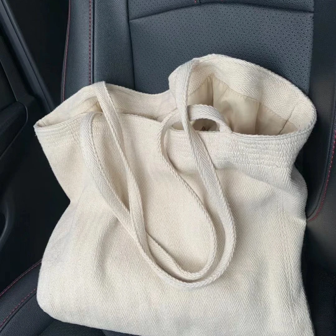 凯莉  一样的包包！单间斜挎时尚包包