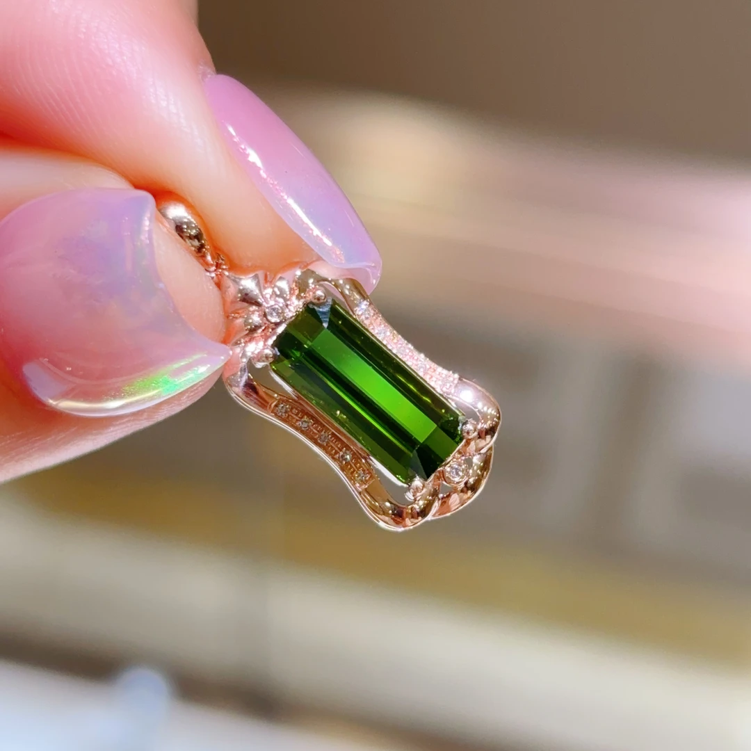 2.06ct 18k玫瑰金镶嵌碧玺吊坠精致