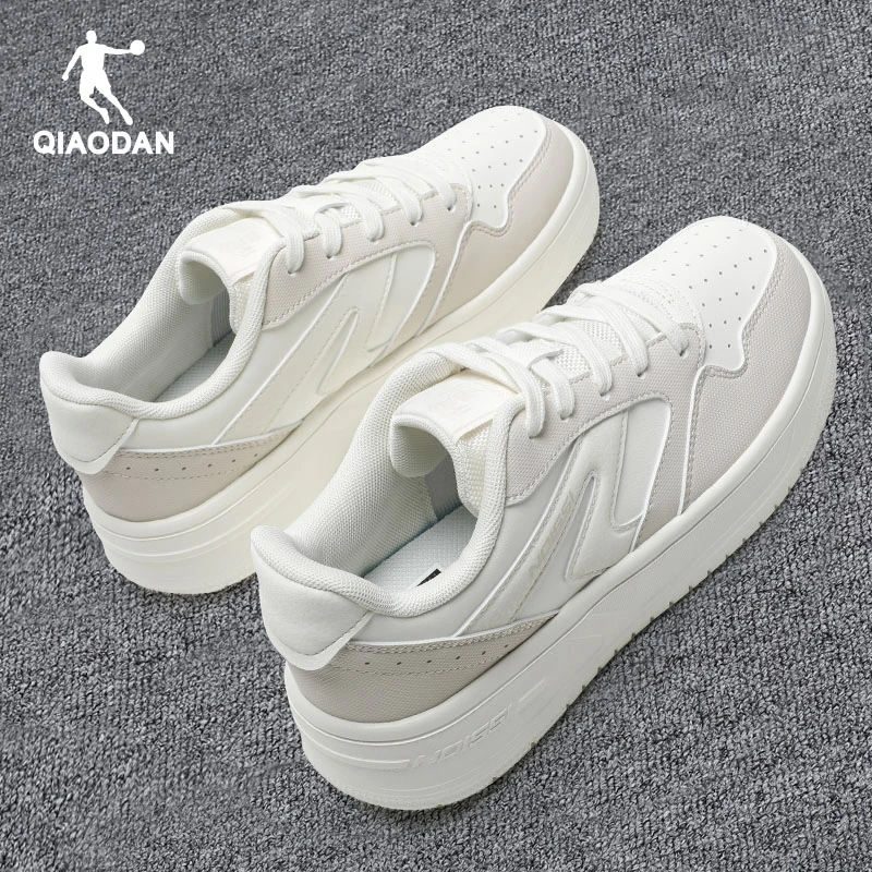 乔丹女鞋小白鞋2024春夏季新款轻便休闲鞋子女款厚底透气运动板鞋