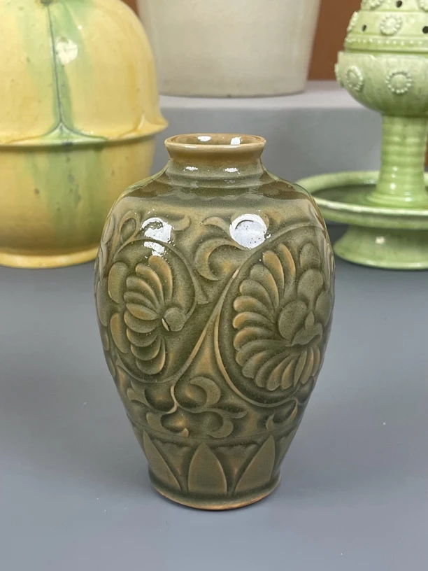 宋 耀州窑剃花工艺 小梅瓶 喜欢的可以让主播讲解 了解价格