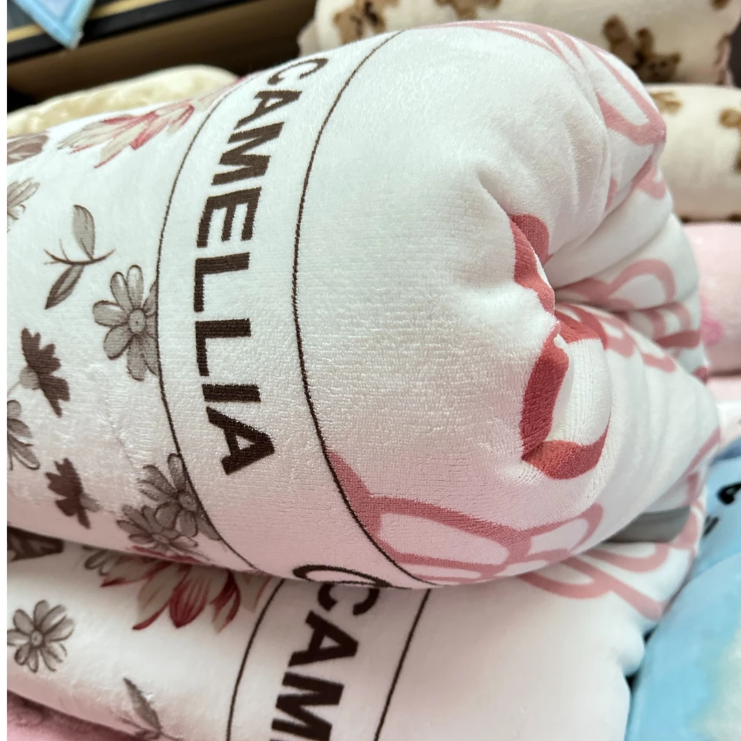 200*230cm黑金系列【山茶花】三层发热被子jan23*