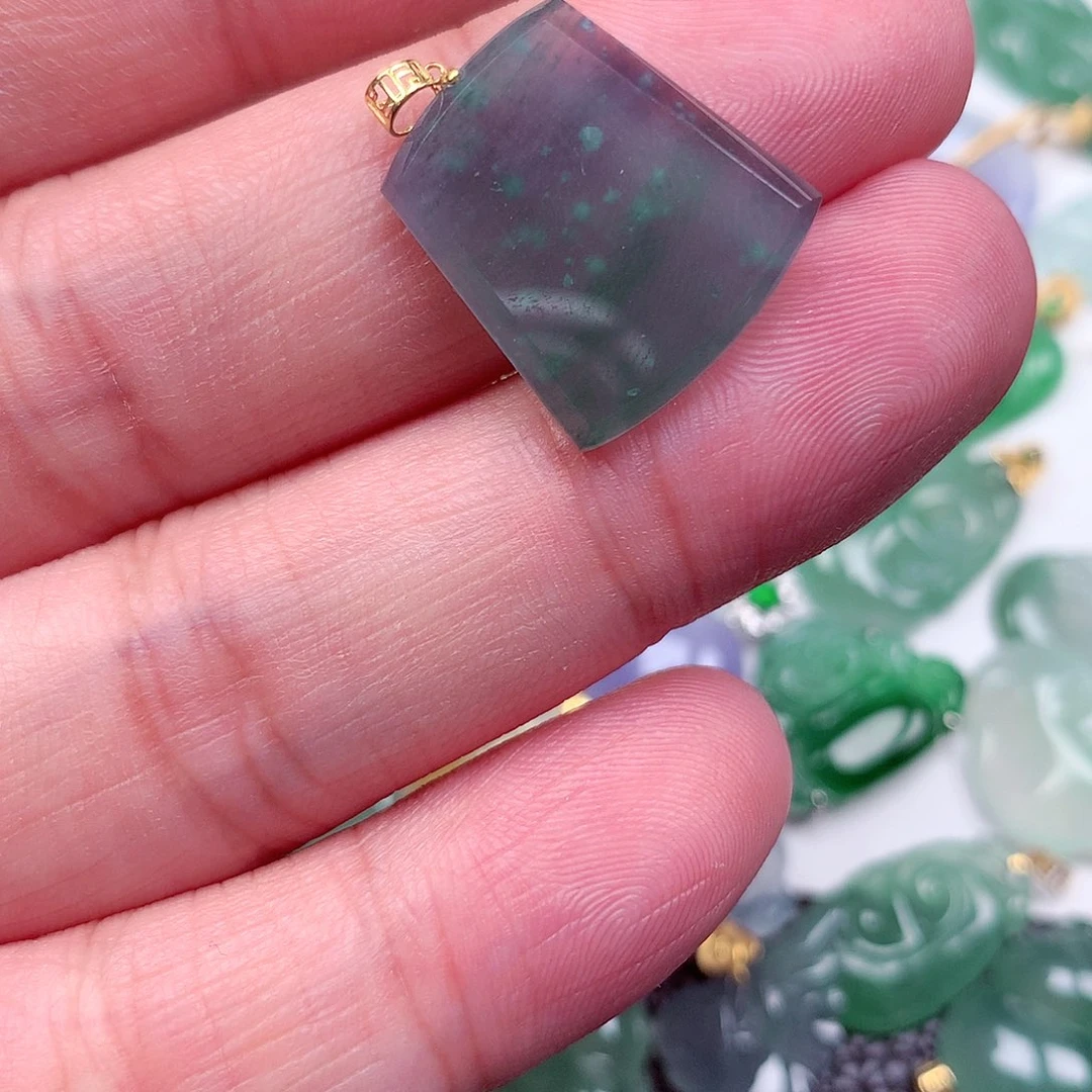 翡翠吊坠(不含链)18K金镶嵌