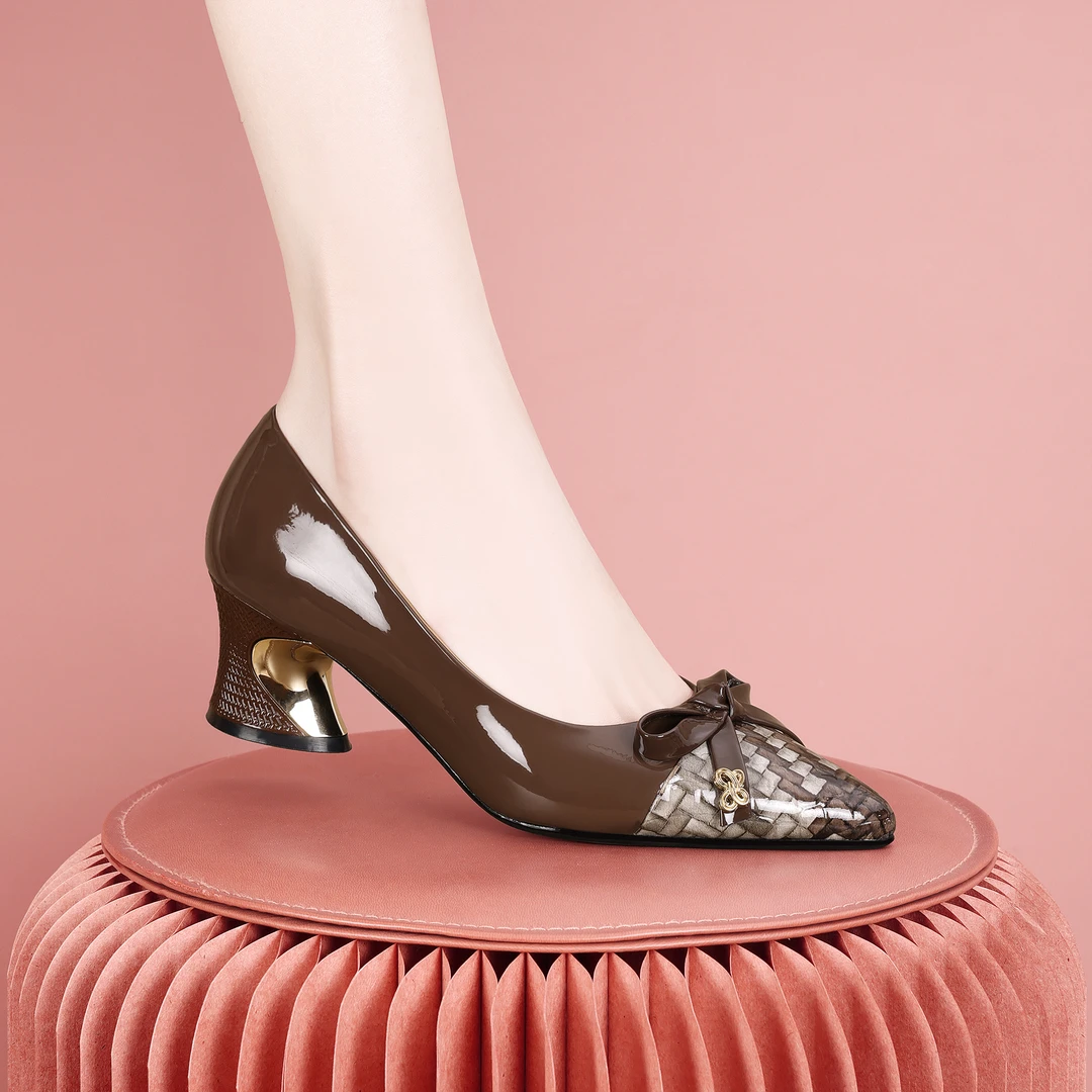 梵芮诗2024秋季新款尖头洋气优雅千金风浅口粗跟低跟女单鞋-A010