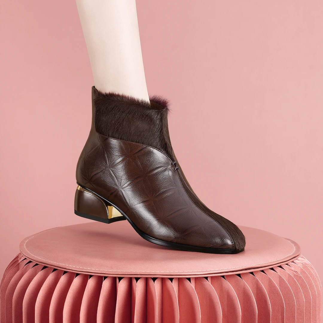 梵芮诗2024年新款秋冬尖头户外简约保暖搭子气质粗跟短靴-J1114