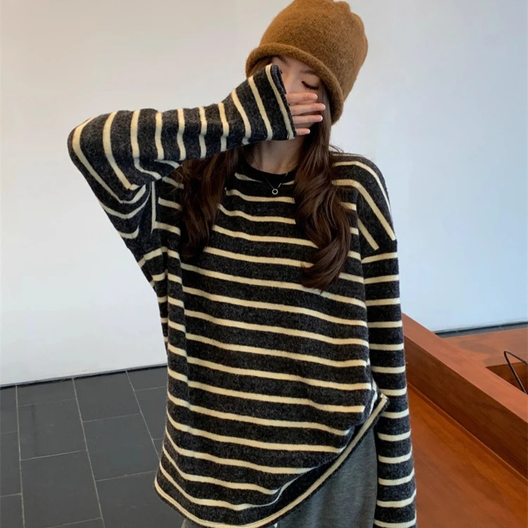 奶盐奥利奥慵懒风休闲打底衫女秋冬磨毛宽松黑白条纹长袖T恤上衣