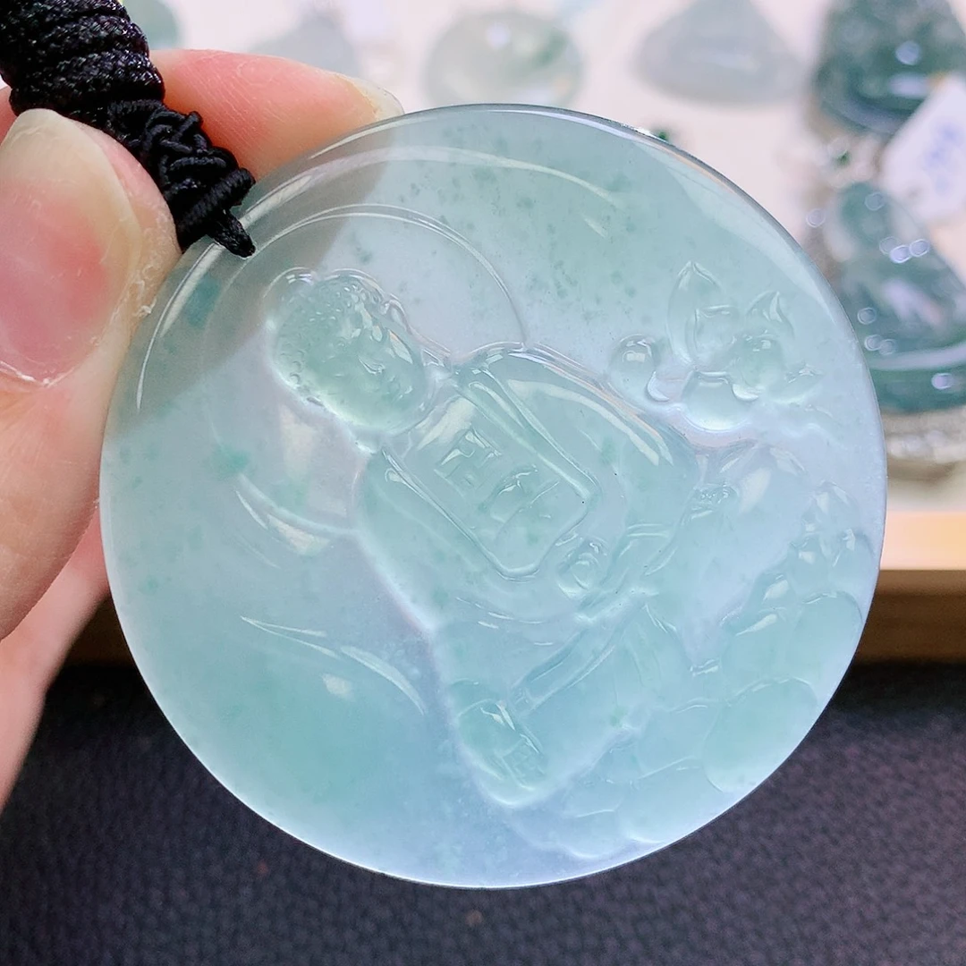 翡翠挂件未镶嵌翡翠