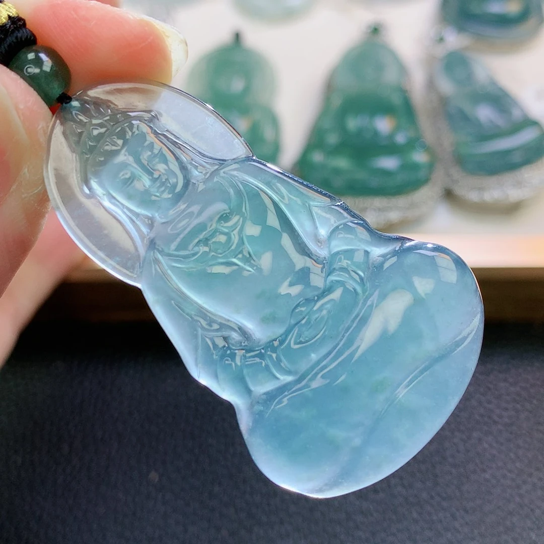 翡翠挂件未镶嵌翡翠