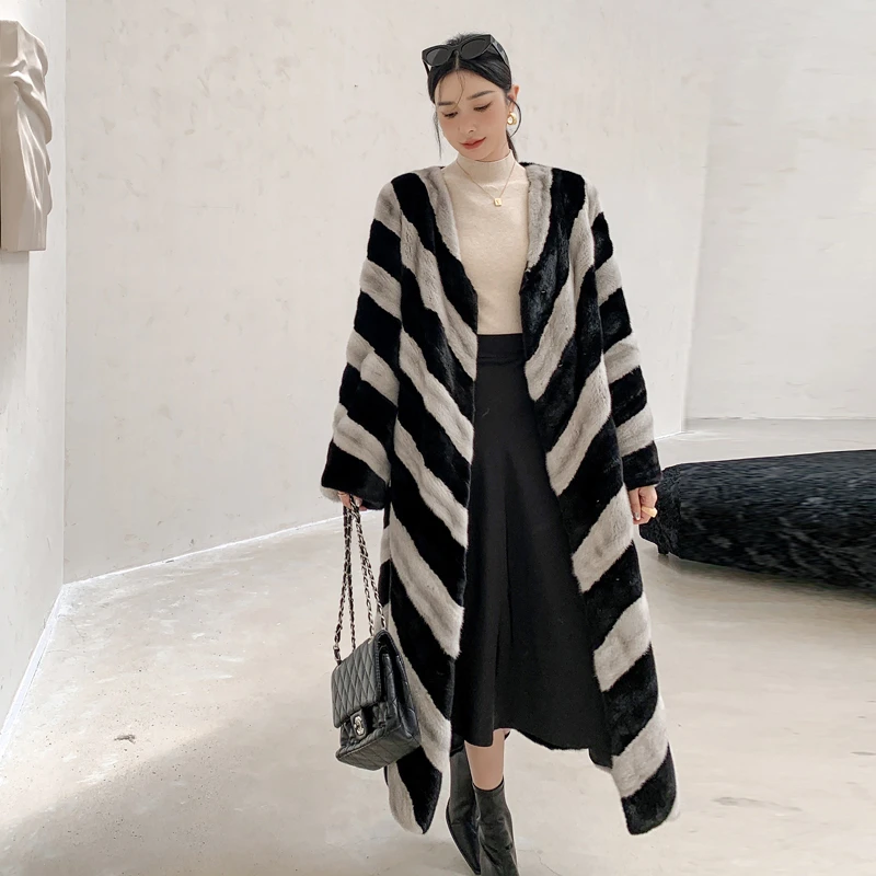 V领长款斜纹横排女装大衣ZD62Y023