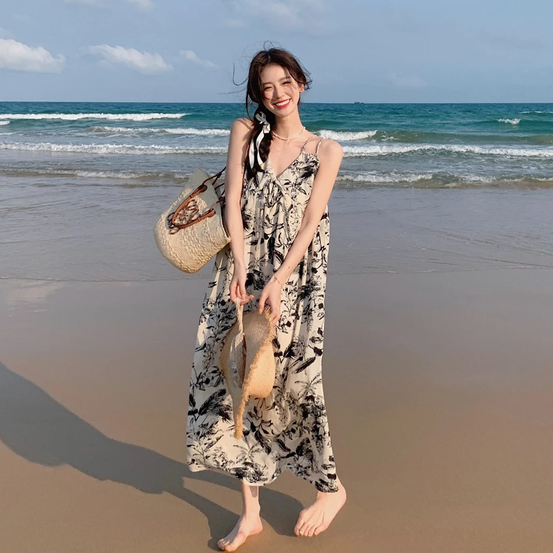 2023新款法式吊带水墨画碎花沙滩连衣裙夏高级感气质性感长裙882