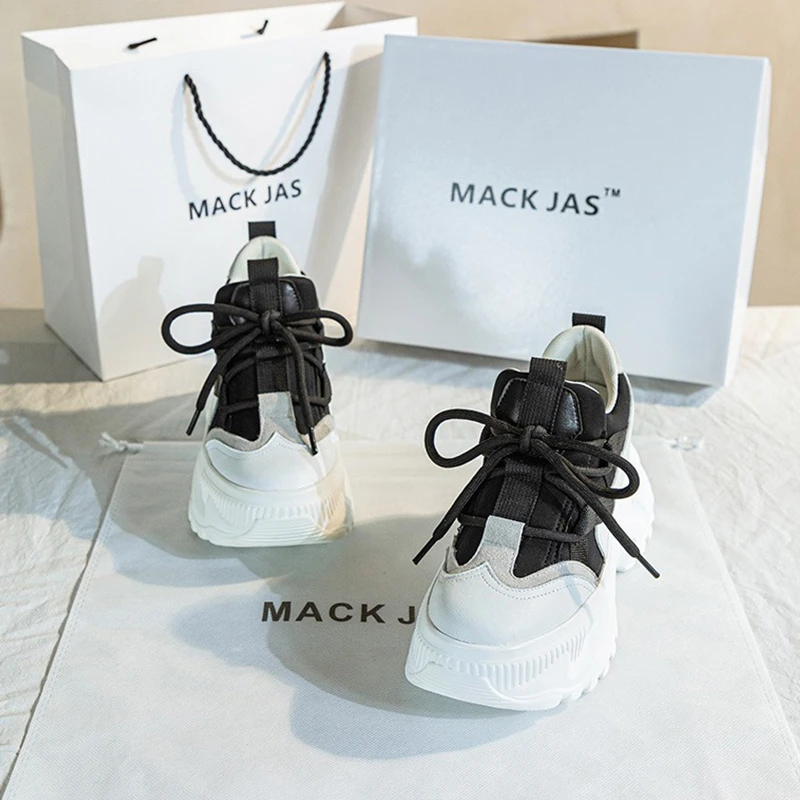 香港MACKJASCHK小白鞋2024春新款爆款休闲运动厚底内增高老爹鞋女