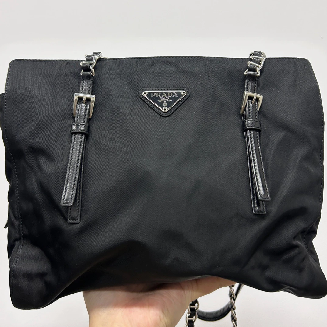 95新 Prada/普拉达 黑银降落伞链条包单肩包时尚百搭