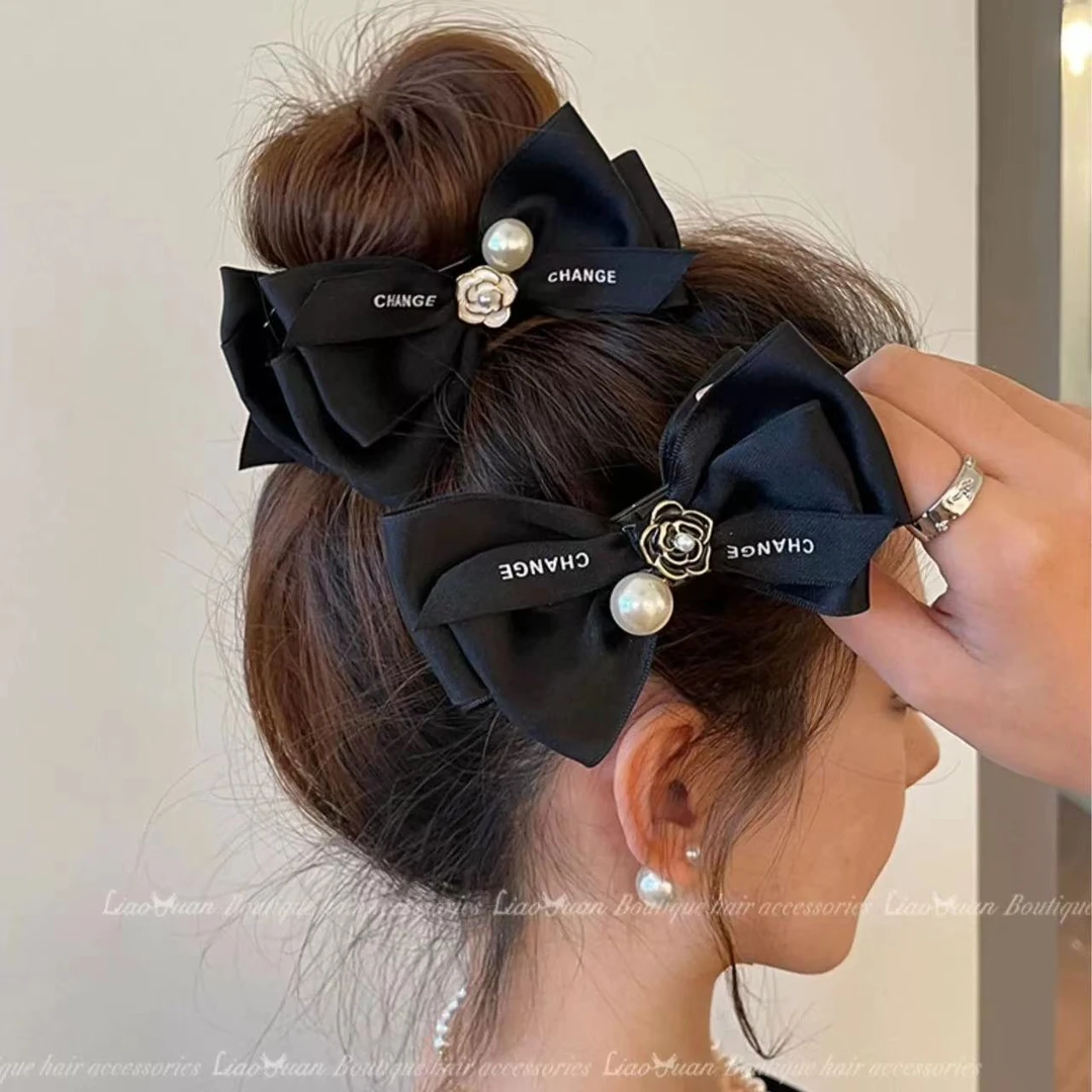 网红新品轻奢山茶花珠珠蝴蝶结发夹 百搭黑色小香风气质丸子头夹