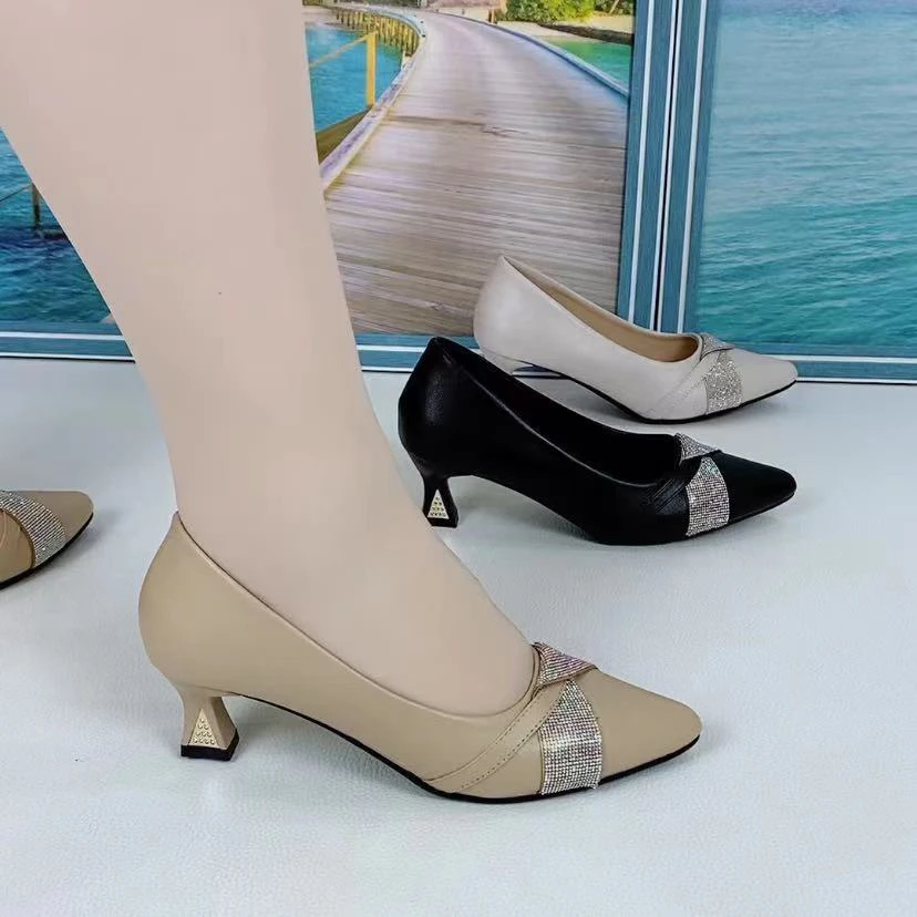 (瘦款)新款百搭亮钻浅口软底气质细跟时尚韩版女舒适女士新款单鞋