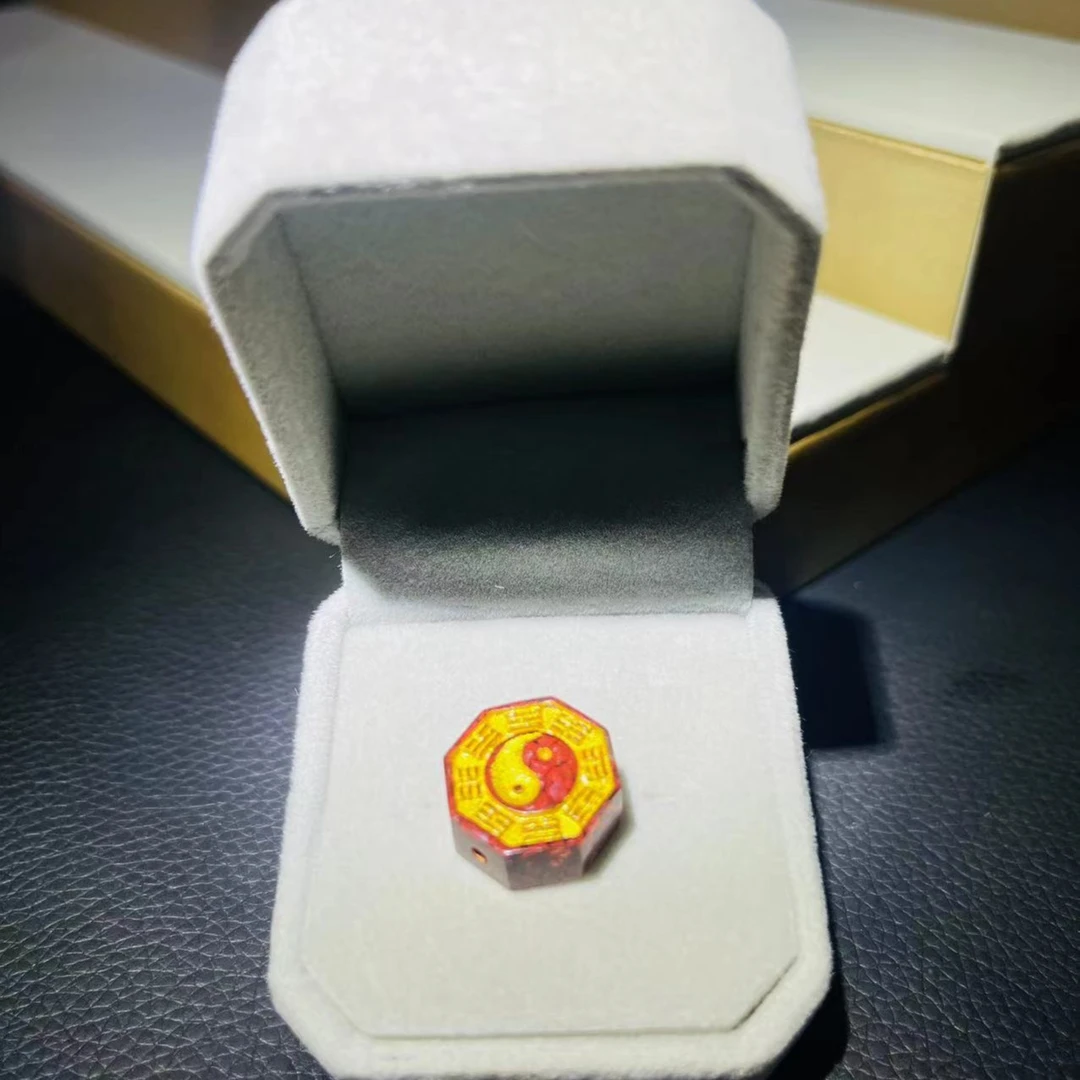 含辰砂工艺品朱砂晶体砂小八卦配饰