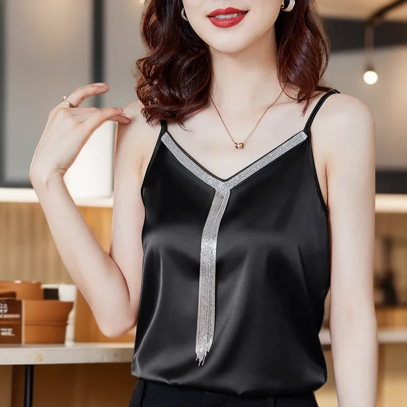 夏季V领黑色吊带背心女内搭设计感小众外穿流苏缎面西装打底上衣