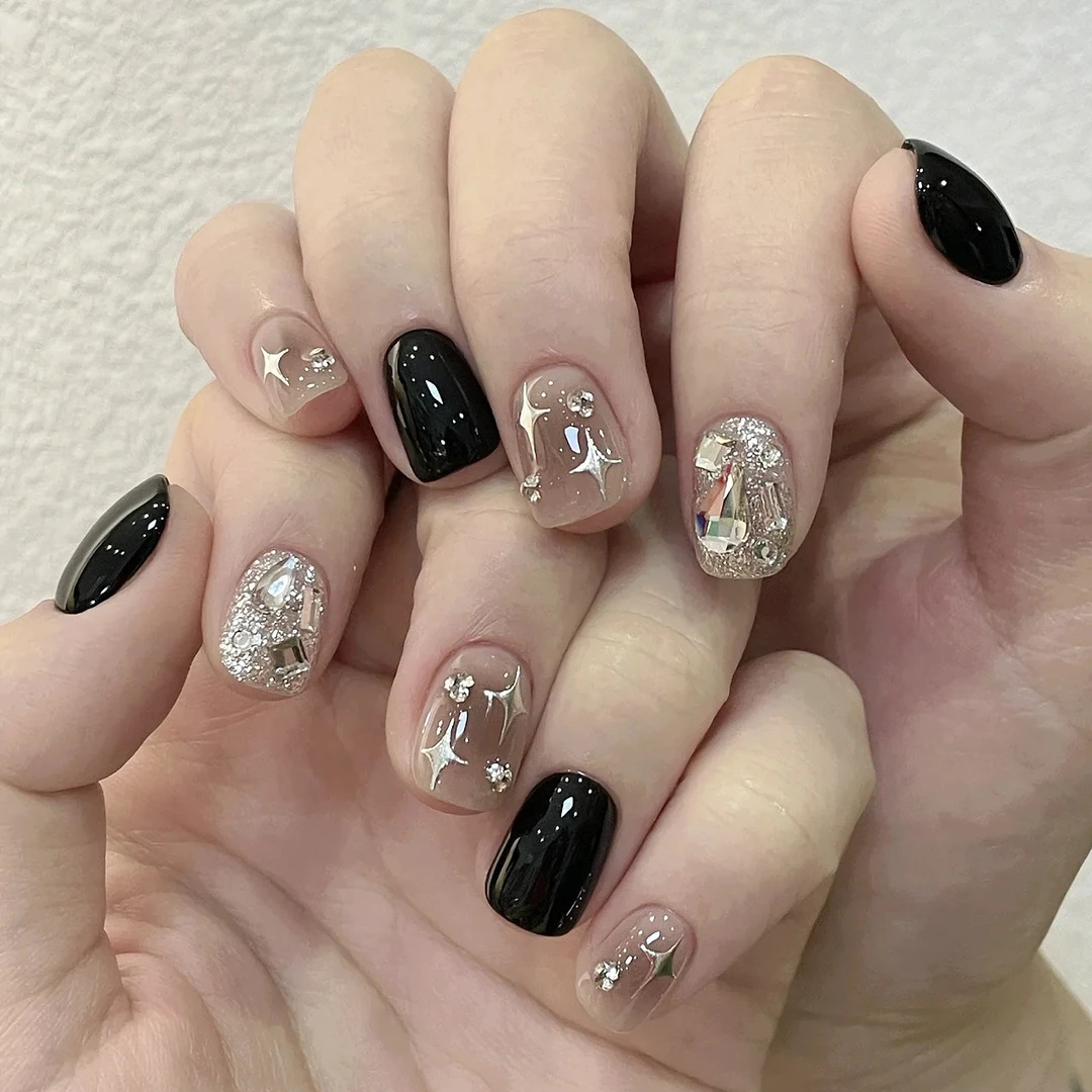 【黑色糖心】手工穿戴甲 黑色爆闪钻四芒星晕染 短方圆 16mm