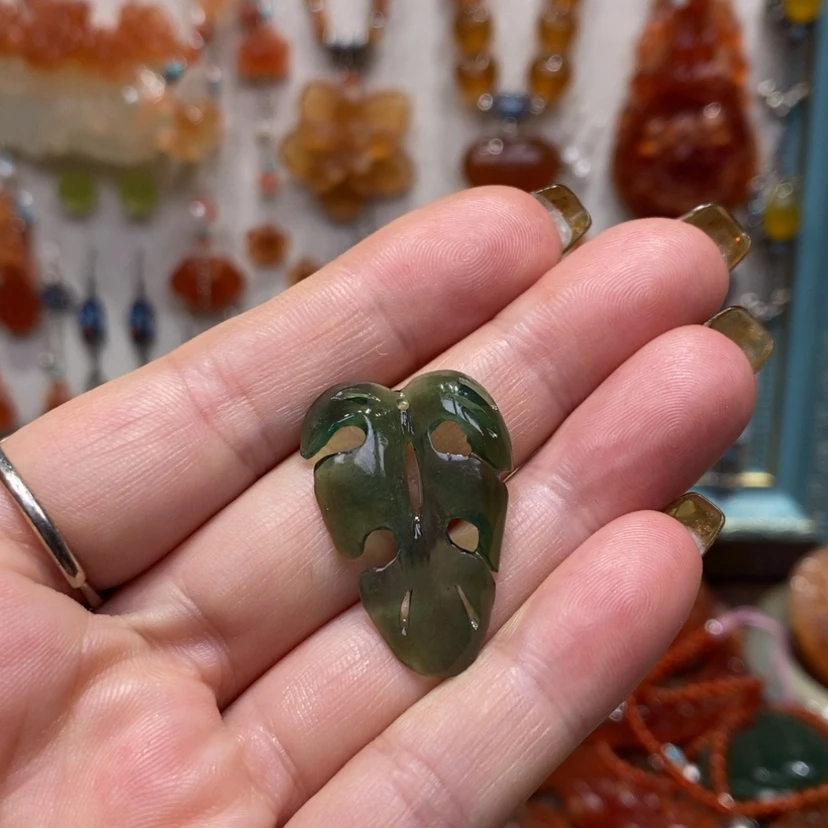 【闪购商品】蛇纹石玉颈饰未镶嵌c****ル压襟