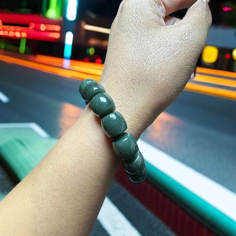 新疆和田玉沙枣青一细老料直切卡10和田玉手串