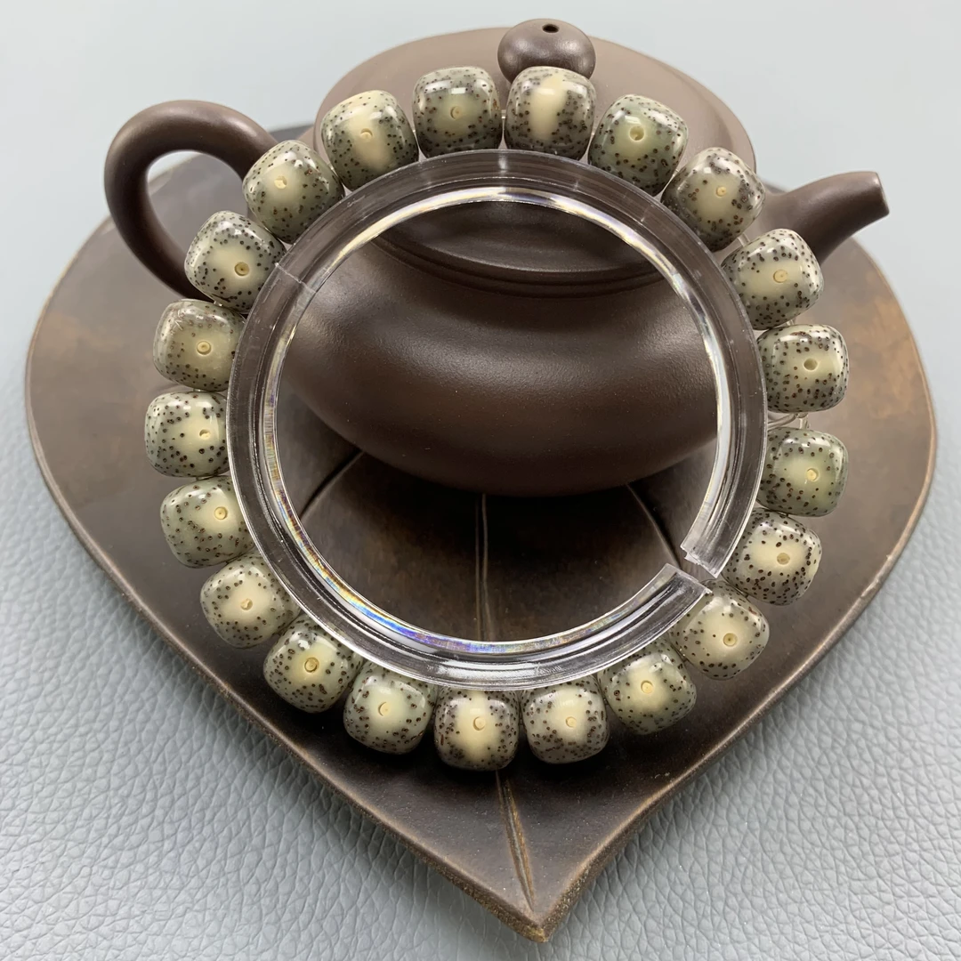 D16星月菩提糯冰奶奶灰单圈手串11×10【有缩尺介意勿拍】