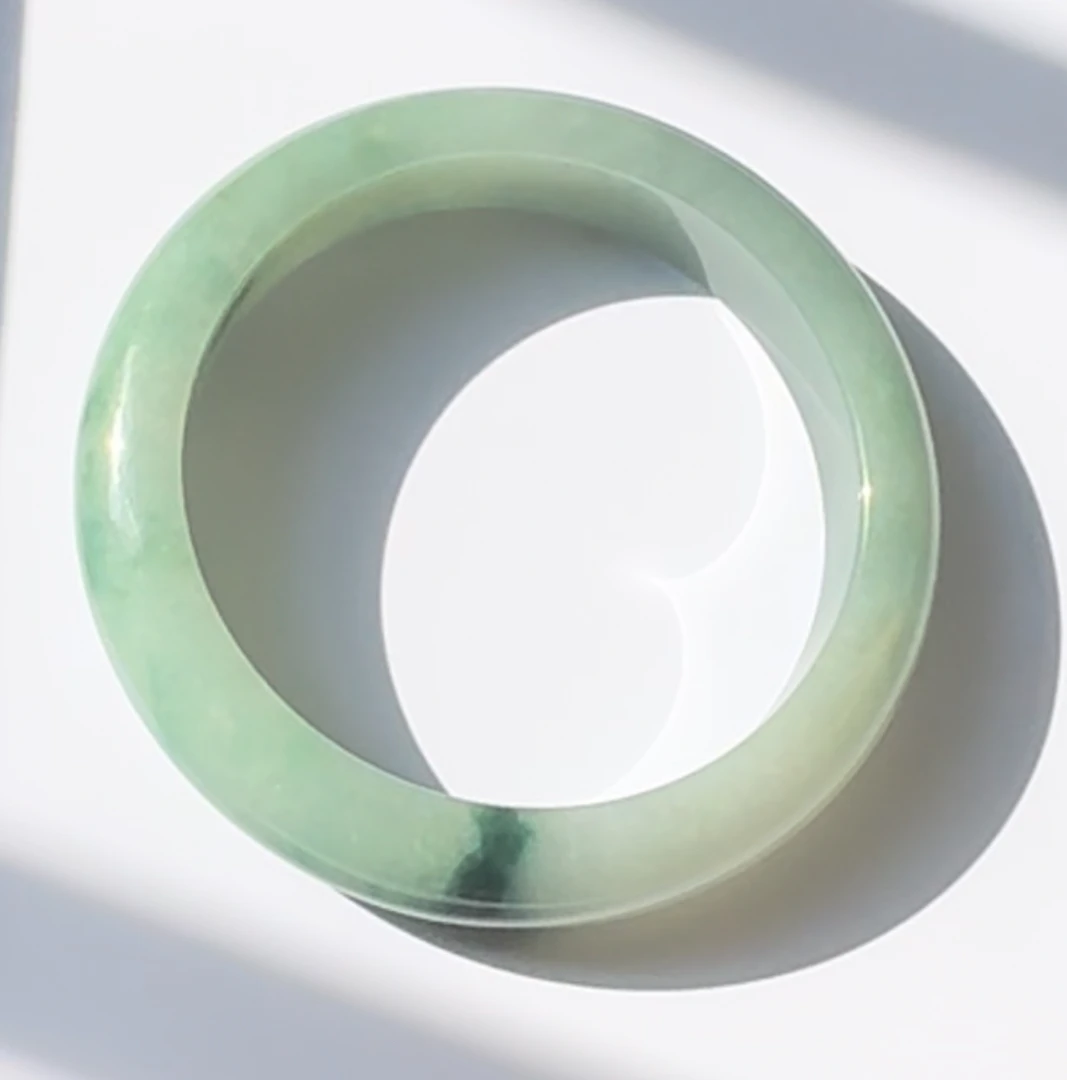 天然翡翠A货富贵大方版飘花手镯（圈口59/60）飘绿女款妈妈女士