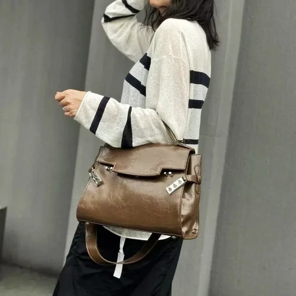【佐伊甄选】J-6302-棕色轻奢女士时尚气质小众通勤腋下斜跨包包