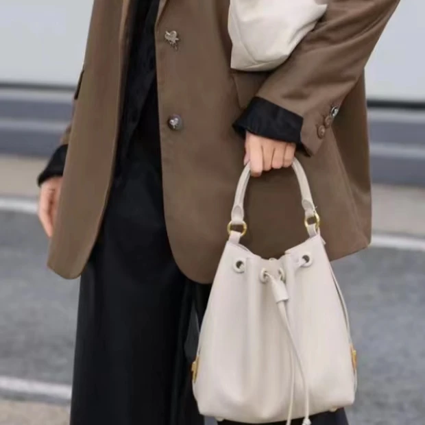 【ZOE】J-6034-奶昔白波士顿时尚简约通勤休闲包韩版气质托特包