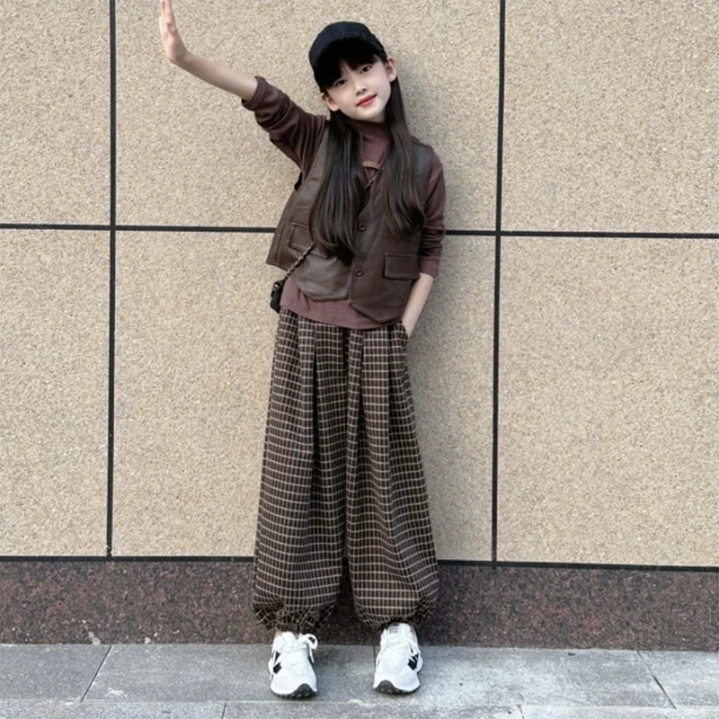 女童秋装套装中大童三件套帅气皮马甲+打底衫+宽松格子裤子
