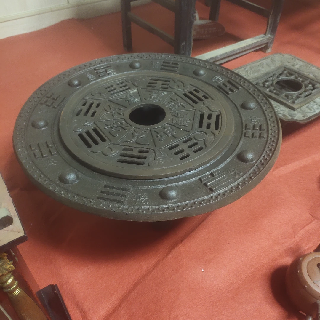 铸铁制虎头腿大火盆，工艺精美